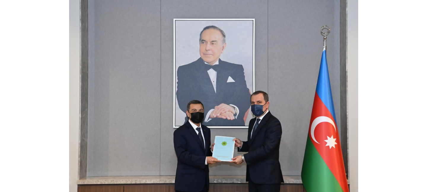 4 августа 2022 года Посол Туркменистана в Азербайджанской Республике Гурбанмаммет Эльясов провел встречу с Министром иностранных дел Азербайджанской Республики Джейхуном Байрамовым, в которой вручил копии Верительной грамоты.